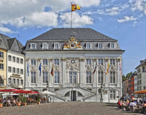 Das alte Rathaus in Bonn nahe der Musikschule Emotio